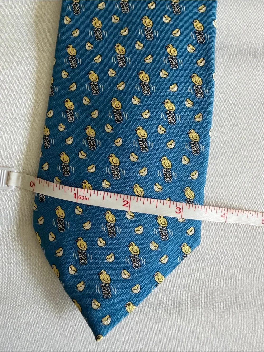 Vineyard Vines 100% Silk Spring Chicken Egg Blue Yellow Pattern Tie